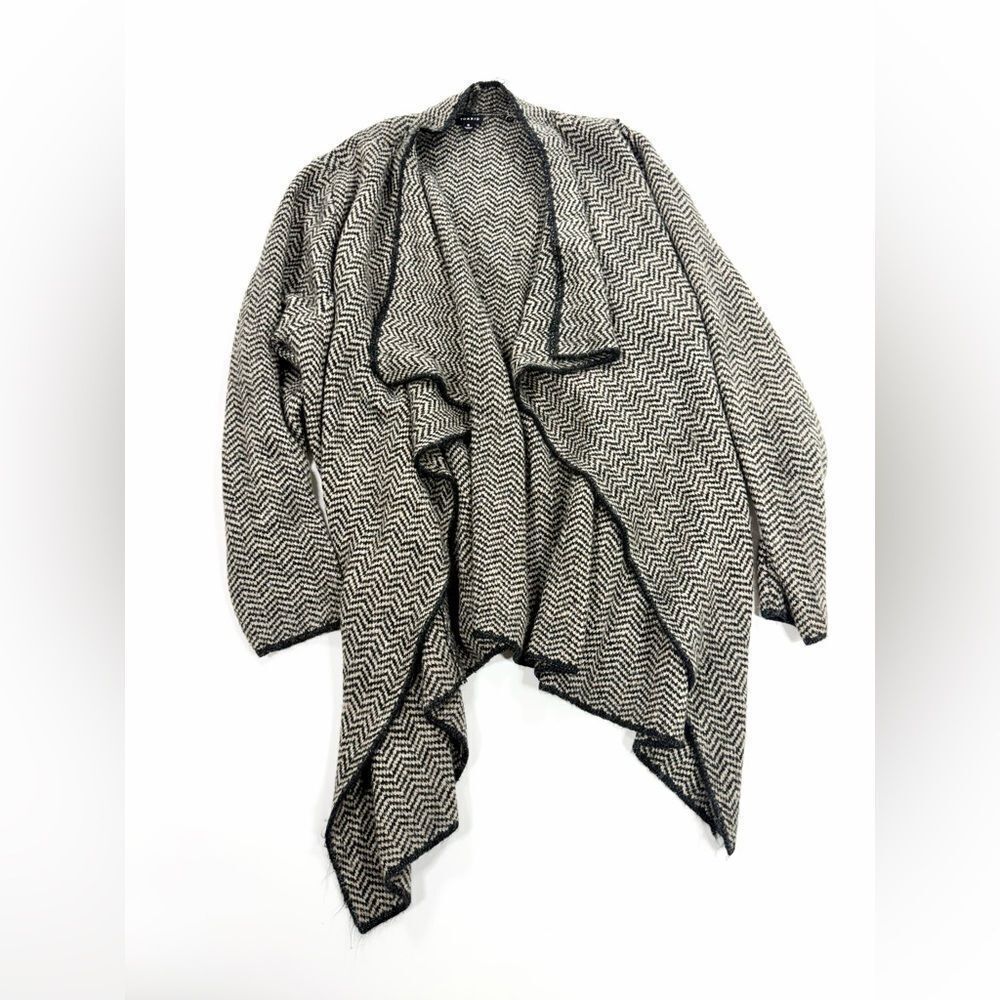 Torrid Black & White Herringbone Sweater – Size 5
